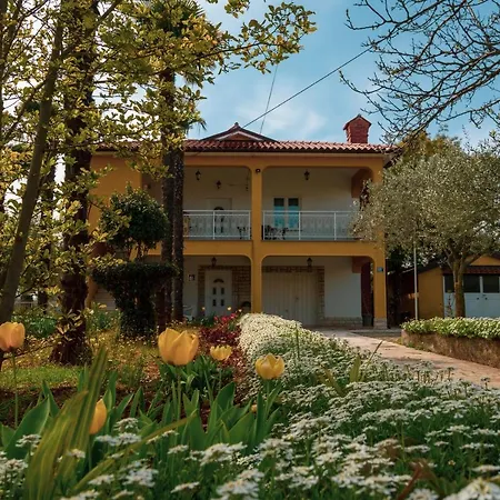 Apartment Villa Olga Porec Exterior photo